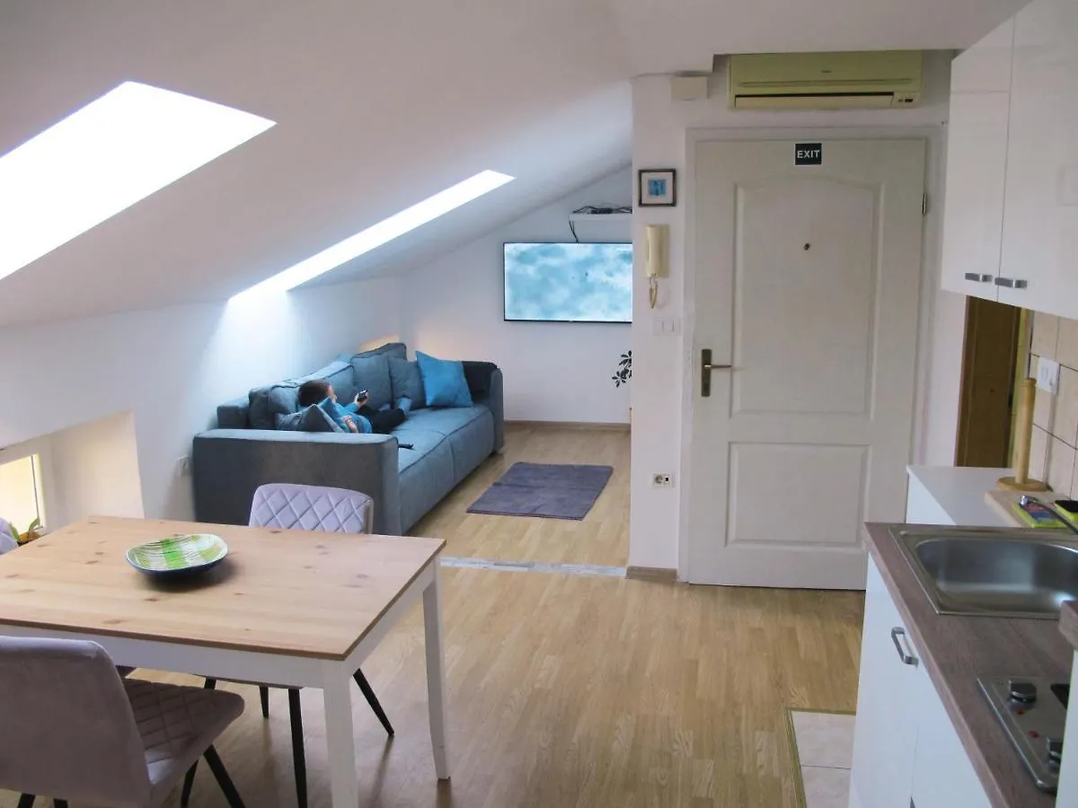Apartment Ivna Πούλα