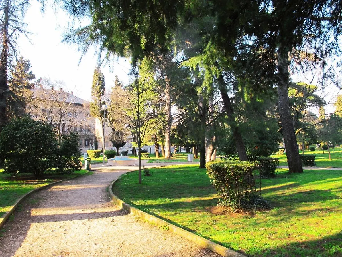 Apartment Ivna Πούλα
